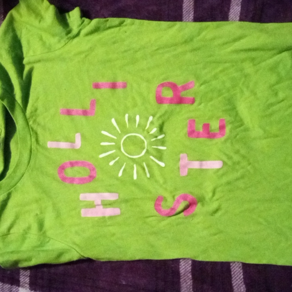 Medium Hollister shirt
